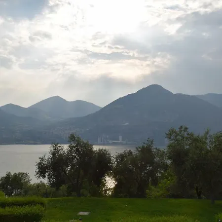 Agnesi Lägenhet Monte Isola
